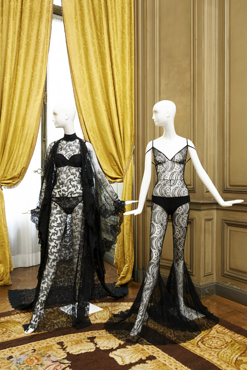 The exhibition 'Made in Spain: La mode au-delà des frontières' now in Paris