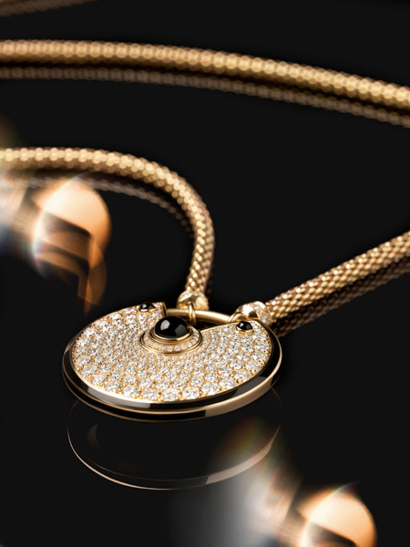  AMULETTE DE CARTIER - Precious jewellery as personal lucky charms