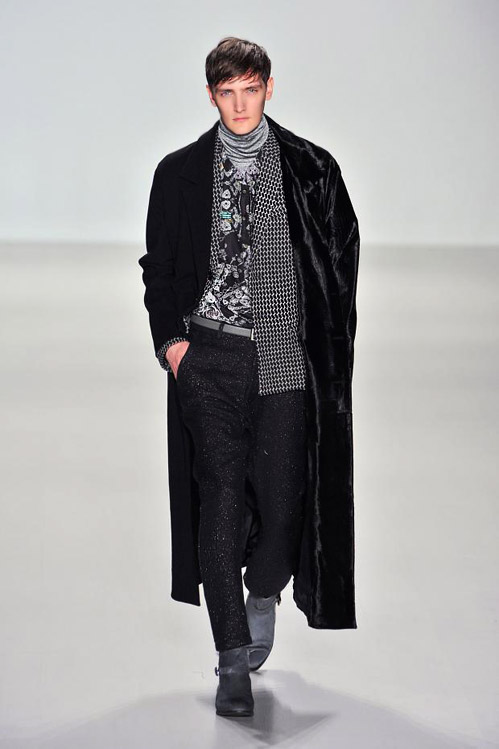 Mercedes-Benz Fashion Week: Colors and fur for Fall/Winter 2014 by Custo Barcelona