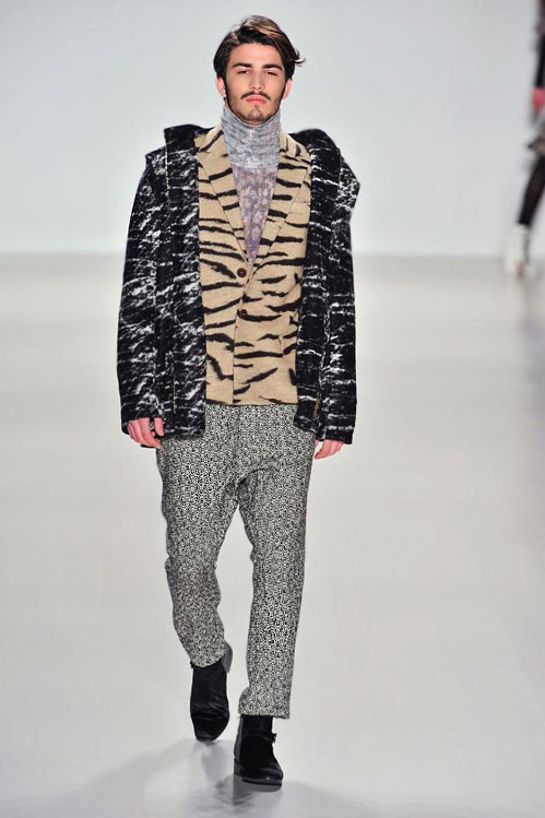 Mercedes-Benz Fashion Week: Colors and fur for Fall/Winter 2014 by Custo Barcelona