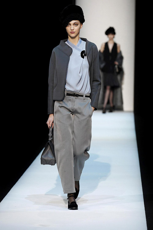 GIORGIO ARMANI WOMEN'S FALL WINTER 2023-2024 COLLECTION - Luxsure