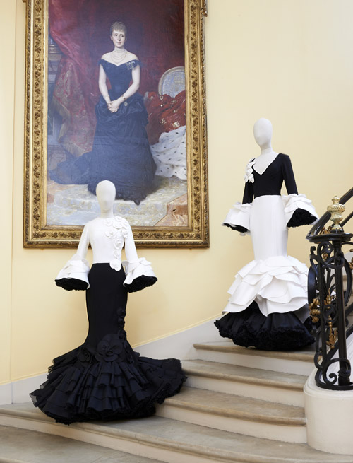 The exhibition 'Made in Spain: La mode au-delà des frontières' now in Paris