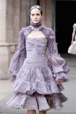 Alexander McQueen Fall/Winter 2011 ready-to-wear collection 