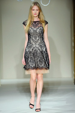  Collette Dinnigan shows PRINTEMPS ETE 2011 collection