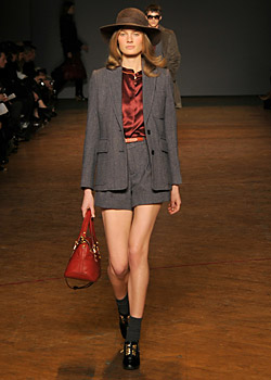 Marc Jacobs brings the spirit of 70s at New York Fashion Week Fall 2011