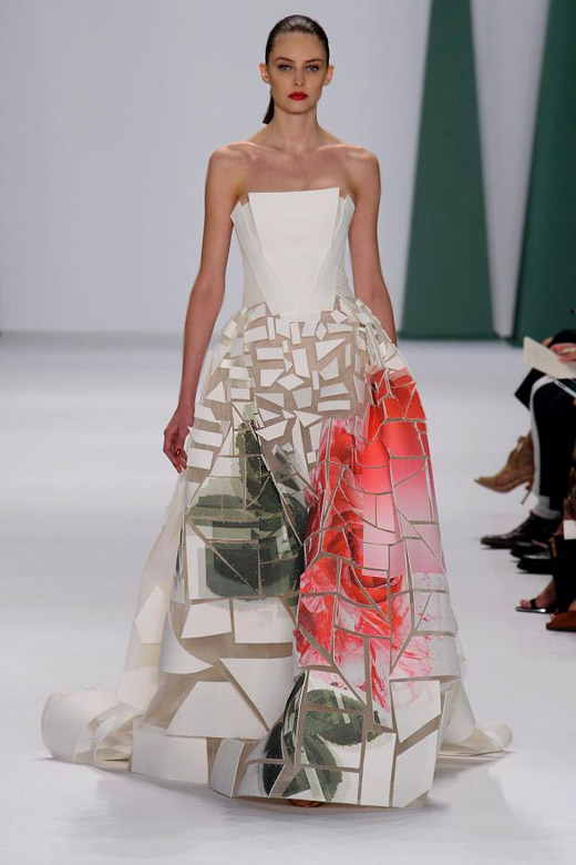 Roses and elegance for Spring-Summer 2015 by Carolina Herrera