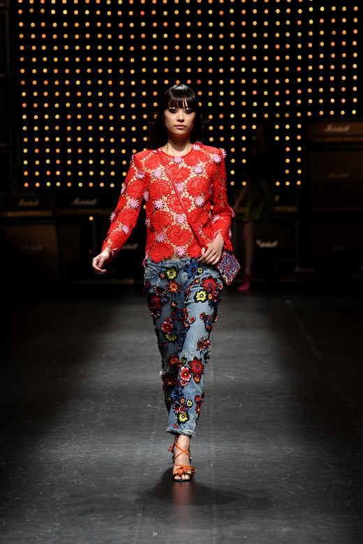 Flowers and bright colors for Spring-Summer 2015 by House of Holland