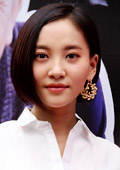 Movie star ZHOU Chuchu wearing Spanish top jewelry brand Carrera y Carrera